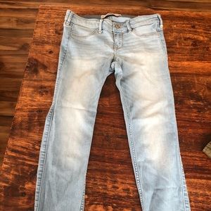 Light wash Hollister Skinny Jeans Size 2
